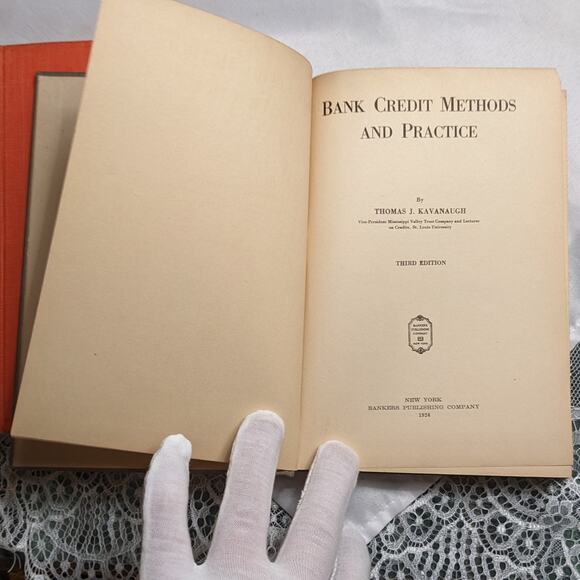 1921 First Printing of "Bank Credit Methods and Practice" Antique Hardback Book - Picture 2 of 10